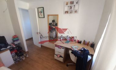 Hermosa Casa de Dos Pisos, 3 Dormitorios, 2 Baños, Villa Jardin del Sol, Comuna de Quilicura.