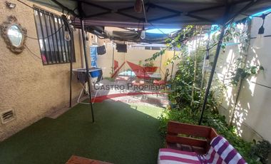 Hermosa Casa de Dos Pisos, 3 Dormitorios, 2 Baños, Villa Jardin del Sol, Comuna de Quilicura.