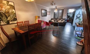 Hermosa Casa de Dos Pisos, 4 Dormitorios y 3 Baños, Villa Valle Norte, Valle Grande, Comuna de Lampa.