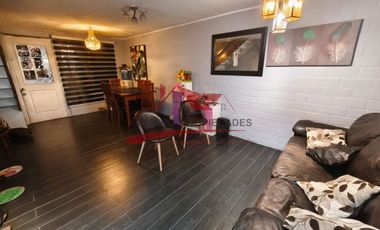 Hermosa Casa de Dos Pisos, 4 Dormitorios y 3 Baños, Villa Valle Norte, Valle Grande, Comuna de Lampa.