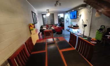 Hermosa Casa de Dos Pisos, 4 Dormitorios y 3 Baños, Villa Valle Norte, Valle Grande, Comuna de Lampa.