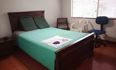 VENTA DE CASA EN BENEDICTINOS, ENVIGADO, CON TERRAZA, ZONA VERDE Y EXCELENTE UBICACIÓN