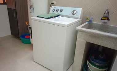 VENTA DE CASA EN BENEDICTINOS, ENVIGADO, CON TERRAZA, ZONA VERDE Y EXCELENTE UBICACIÓN