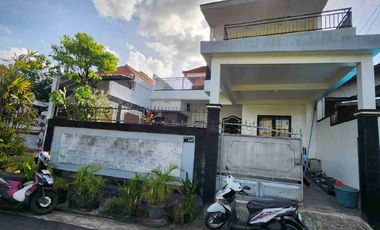 VILLA LANTAI II DENGAN PEMANDANGAN SAWAH
