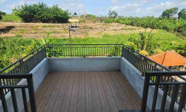 VILLA LANTAI II DENGAN PEMANDANGAN SAWAH