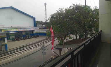 Disewakan dan Dijual Ruko Gandeng di pinggir jalan besar