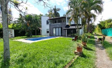 Arrendamiento casa campestre en Tres Esquinas