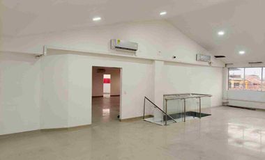 ALQUILO LOCAL 2DO PISO 230 M2 LA 19 PALMIRA