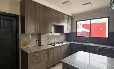 ALQUILO CASA EN MATICES
