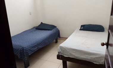 DEPARTAMENTO EN RENTA, AMUEBLADO CON 2 RECAMARAS, CON 4 CAMAS EQUIPADAS , CERCANO A LA ZONA INDUSTRIAL DE JILOTEPEC. (en segundo piso) Perfil para 4 p