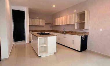 Casa en Renta, Una Planta, Club de Golf La Ceiba 5 (afuera) Mérida Yuc.
