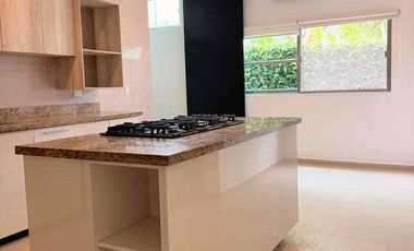 Casa en Renta, Una Planta, Club de Golf La Ceiba 5 (afuera) Mérida Yuc.