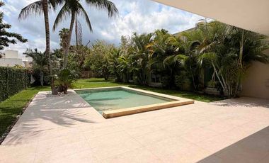 Casa en Renta, Una Planta, Club de Golf La Ceiba 5 (afuera) Mérida Yuc.