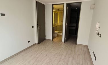 Townhouse triplex con jardín y bodega habitable – Ñuñoa