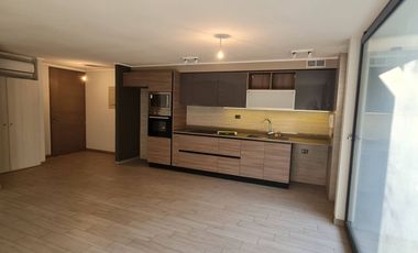 Townhouse triplex con jardín y bodega habitable – Ñuñoa