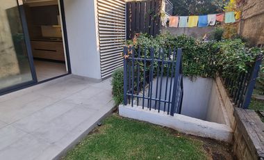 Townhouse triplex con jardín y bodega habitable – Ñuñoa