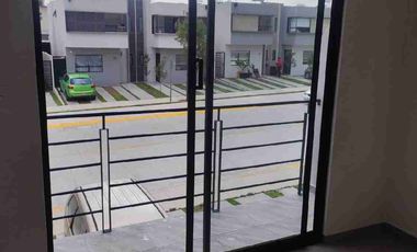 Se renta casa NUEVA en fraccionamiento, villas San Fernando, Calimaya, Estado de México