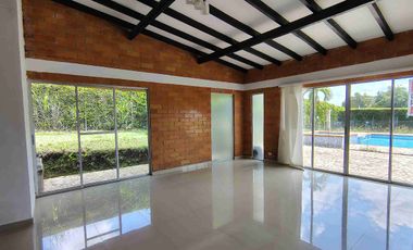 Renta Casa Campestre en Condominio Cerritos Pereira
