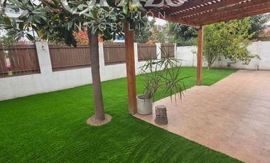 Arriendo espaciosa casa en la comuna de Huechuraba