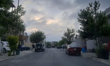 CASA EN RENTA EN APODACA NUEVO LEON, ZONA VALLE LA RIOJA, PRIVADA, SECTOR ASTURIA, EQUIPADA BASICO, DOBLE ACCESO AUTOMATIZADO CONTROLADO
