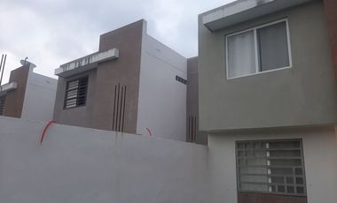 CASA EN RENTA EN APODACA NUEVO LEON, ZONA VALLE LA RIOJA, PRIVADA, SECTOR ASTURIA, EQUIPADA BASICO, DOBLE ACCESO AUTOMATIZADO CONTROLADO