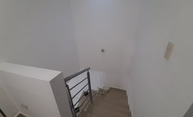 CASA EN RENTA EN APODACA NUEVO LEON, ZONA VALLE LA RIOJA, PRIVADA, SECTOR ASTURIA, EQUIPADA BASICO, DOBLE ACCESO AUTOMATIZADO CONTROLADO