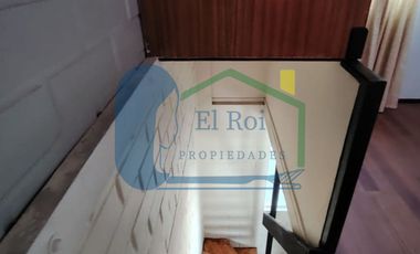 CASA DE TRES PISOS EN ARRIENDO
