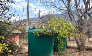 Leon Propiedades vende parcela con gran casa en sector Cuyuncavi, Curacaví.