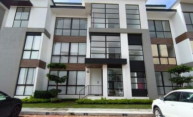 Departamento en Venta en Urbanización Riiverside, sector UUES, Samborondon Guayaquil Ecuador