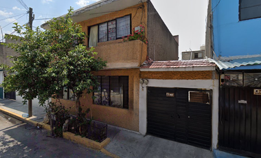 CASA EN CALLE OVACIONES, PRENSA NACIONAL, TLANEPANTLA DE BAZ, EDO. MEX. ¡NO SE ACEPTAN CREDITOS!