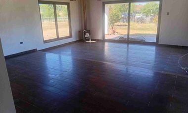 Se vende o arrienda casa en Santa Cruz