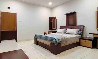 Disewakan Rumah Full Furnish Batununggal Indah LT240 Siap Huni