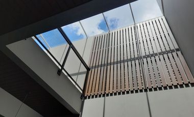 Jual Rumah TROPICAL MODERN 5 menit ke gerbang TOL PASTEUR Bandung 3 Lantai MURAH