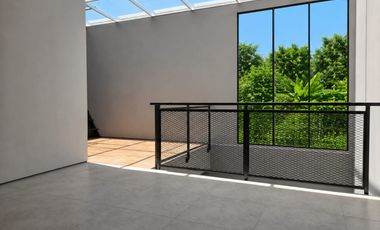 Jual Rumah TROPICAL MODERN 5 menit ke gerbang TOL PASTEUR Bandung 3 Lantai MURAH