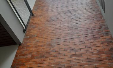 Jual Rumah TROPICAL MODERN 5 menit ke gerbang TOL PASTEUR Bandung 3 Lantai MURAH