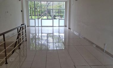Peluang Bisnis! Sewa Ruko 3 Lantai di Cleon Park Jgc Cakung - Dekat Aeon & Siap Huni !! (028)