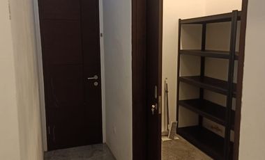 Dijual Rumah 2 Lantai Terawat Siap Huni di Sayap Setraduta