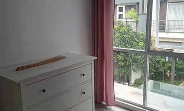 Dijual Rumah 2 Lantai Terawat Siap Huni di Sayap Setraduta
