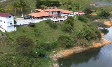 VENTA CASA CAMPESTRE EL PEÑOL