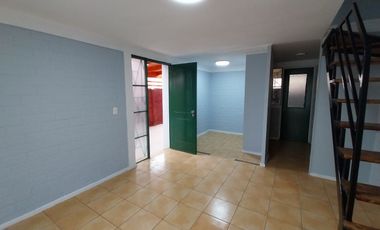 Arriendo Casa Remodelada 2 Pisos – 2 Dormitorios + 1 Baño en San Bernardo Condominio Valle Nevado