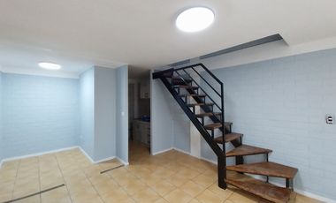 Arriendo Casa Remodelada 2 Pisos – 2 Dormitorios + 1 Baño en San Bernardo Condominio Valle Nevado