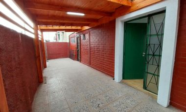 Arriendo Casa Remodelada 2 Pisos – 2 Dormitorios + 1 Baño en San Bernardo Condominio Valle Nevado
