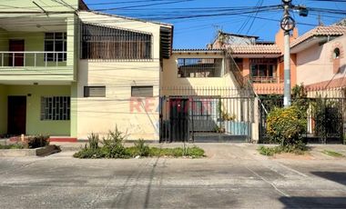 Oportunidad Para Desarrolladores E Inversionistas — Frente A Parque En Cercado De Lima