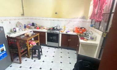Se Vende Amplia Casa De 2 Pisos Ubicada En Una Zona Estratégica De Villa Los Reyes