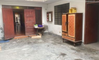 Se Vende Amplia Casa De 2 Pisos Ubicada En Una Zona Estratégica De Villa Los Reyes