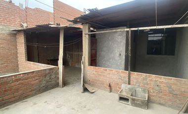 Se Vende Amplia Casa De 2 Pisos Ubicada En Una Zona Estratégica De Villa Los Reyes