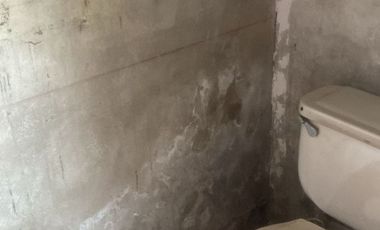 Se Vende Amplia Casa De 2 Pisos Ubicada En Una Zona Estratégica De Villa Los Reyes