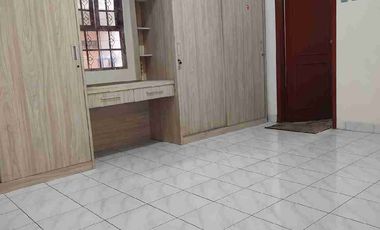 Disewakan Arcamanik baru renovasi 1.5 lantai culdesak dekat sport jabar