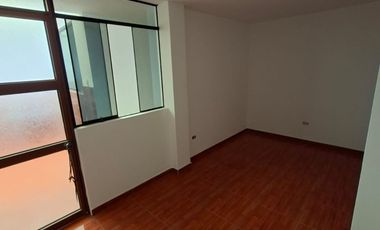 Casa con Local Frente a Parque en Lucyana