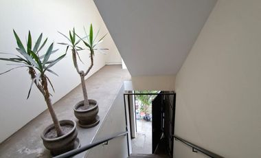 Casa con Local Frente a Parque en Lucyana